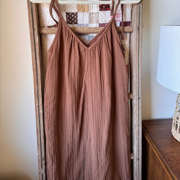 Old Navy Tie-Shoulder Cropped Crinkled Jumpsuit - Picture 6 of 9